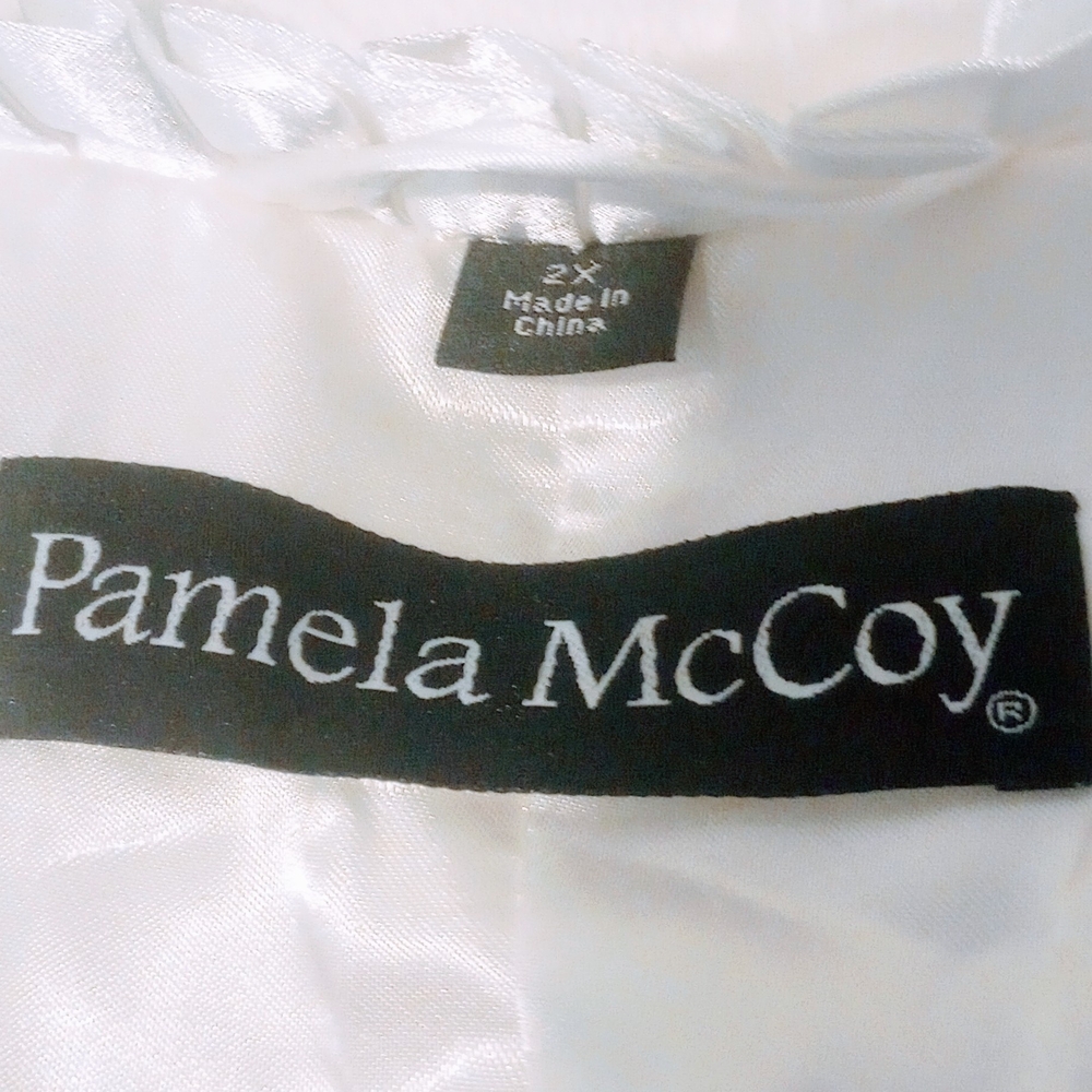 Pamela McCoy Cream Faux Fur Coat - Picture 7 of 10